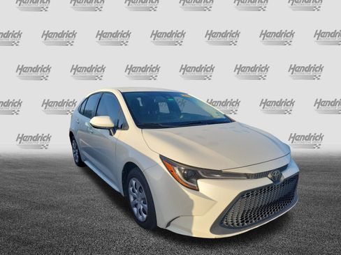 Used 2021 Toyota Corolla LE FWD image 2