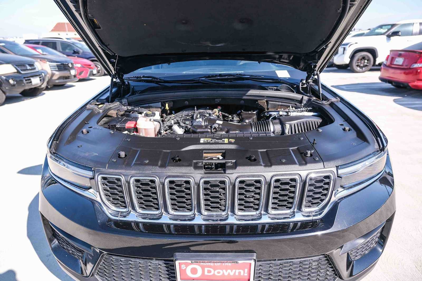 Used 2024 Jeep Grand Cherokee Laredo RWD image 25
