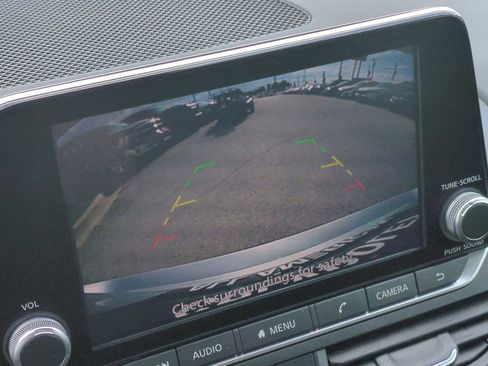 Used 2024 Nissan Altima 2.5 SV image 14