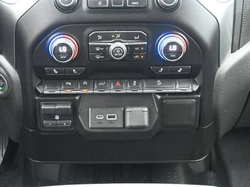Used 2019 Chevrolet Silverado 1500 LT Trail Boss w/ Convenience Package AWD/4WD image 22