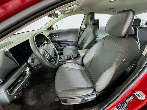Used 2025 Kia K4 LXS image 13