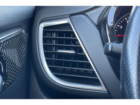 Used 2022 Kia Seltos SX w/ Sunroof Package image 29