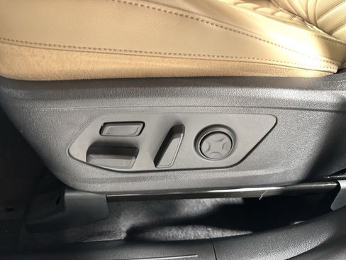 New 2026 Kia Sorento SX Prestige w/ Olive Brown Leather Package image 17