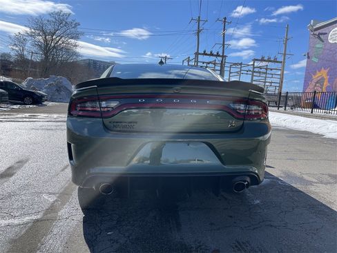 Used 2022 Dodge Charger Scat Pack w/ Dynamics Package image 4
