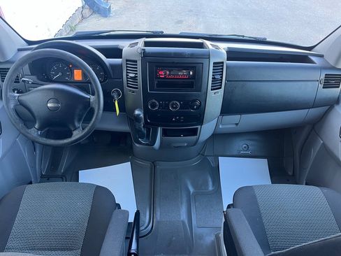 Used 2010 Freightliner Sprinter 2500 RWD image 19