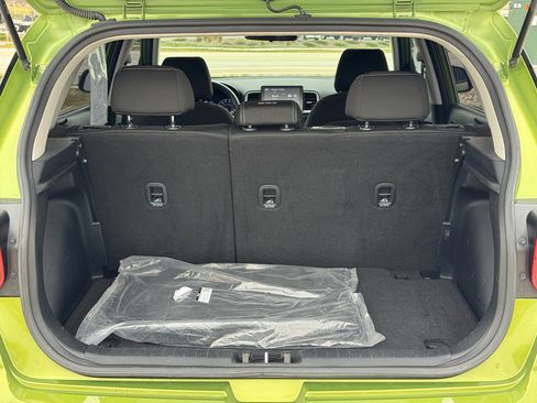 Used 2022 Hyundai Venue SEL w/ Cargo Package image 11