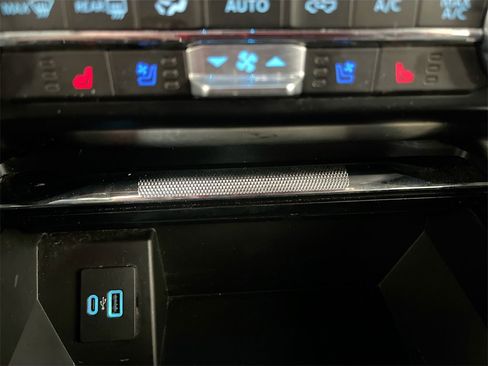 Used 2022 Ford F150 Lariat image 21