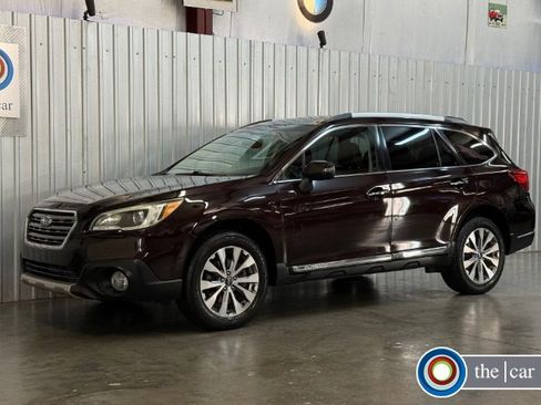 Used 2017 Subaru Outback 3.6R Touring AWD/4WD image 1