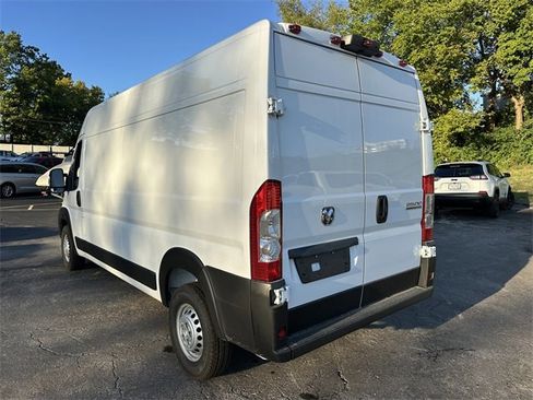 New 2026 RAM ProMaster 2500 w/ Convenience Group image 8