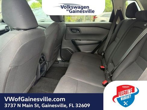 Used 2024 Nissan Rogue S FWD image 11