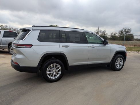 New 2025 Jeep Grand Cherokee L Laredo RWD image 2