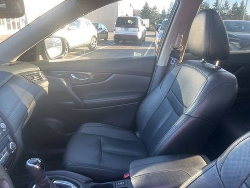 Used 2017 Nissan Rogue SL w/ SL Premium Package image 22