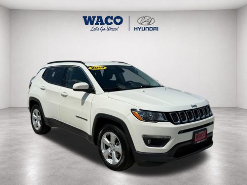 Used 2018 Jeep Compass Latitude FWD image 1