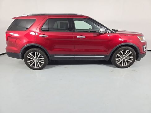 Used 2017 Ford Explorer Platinum image 6