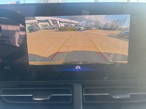 Certified 2025 Chevrolet Trax RS w/ Sunroof Package image 9