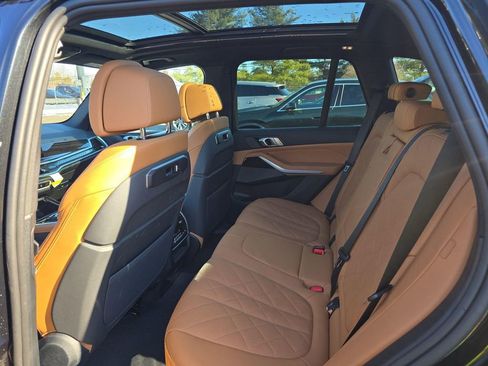 Used 2025 BMW X5 xDrive40i w/ Climate Comfort Package image 15