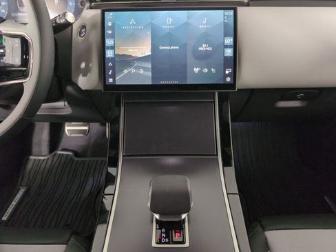 Used 2026 Land Rover Range Rover Velar Dynamic SE image 22