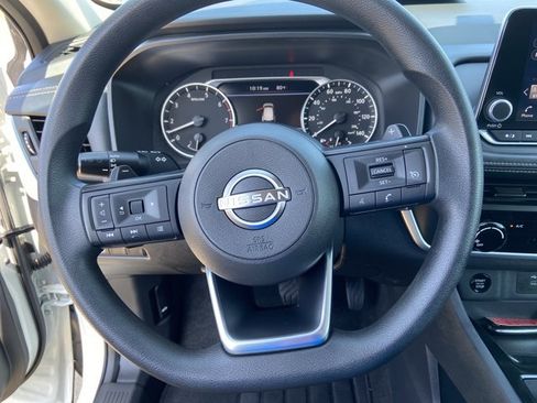 Used 2024 Nissan Rogue S FWD image 37