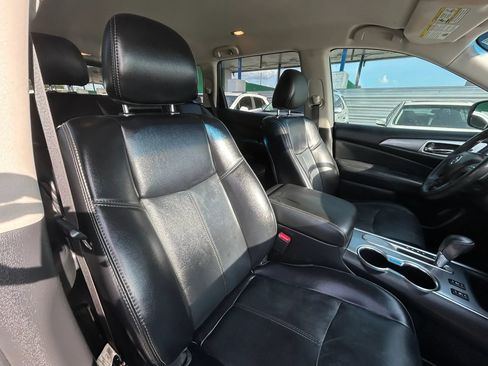 Used 2020 Nissan Pathfinder SL FWD image 13