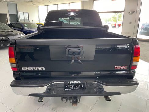 Used 2005 GMC Sierra 1500 SLE image 6