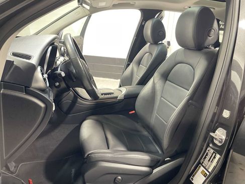 Used 2021 Mercedes-Benz GLC 300 4MATIC image 10
