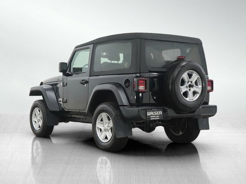 Used 2019 Jeep Wrangler Sport AWD/4WD image 3