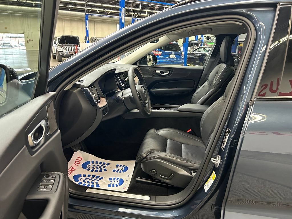Used 2024 Volvo XC60 B5 Ultimate AWD/4WD image 20