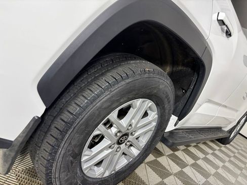 Used 2025 Toyota Sequoia SR5 AWD/4WD image 32
