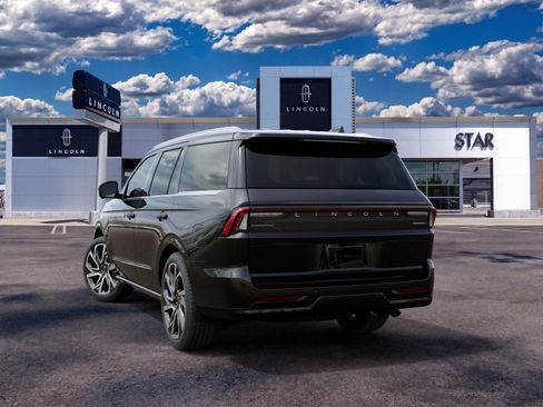 New 2027 Lincoln Navigator Black Label AWD/4WD image 8