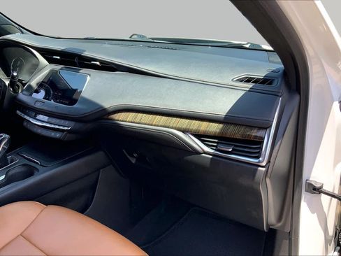 Used 2019 Cadillac XT4 Premium Luxury FWD image 19