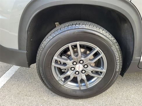 Used 2025 GMC Acadia Elevation image 25