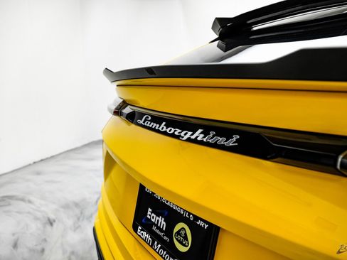Used 2021 Lamborghini Urus image 36