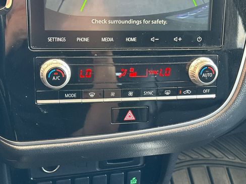 Used 2020 Mitsubishi Outlander SE AWD/4WD image 23