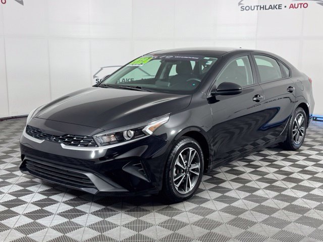 Used 2024 Kia Forte LXS FWD image 3