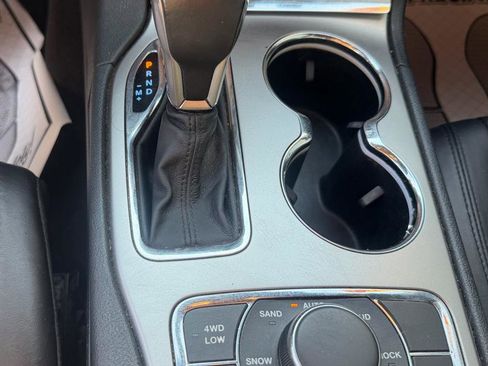 Used 2018 Jeep Grand Cherokee Limited AWD/4WD image 24