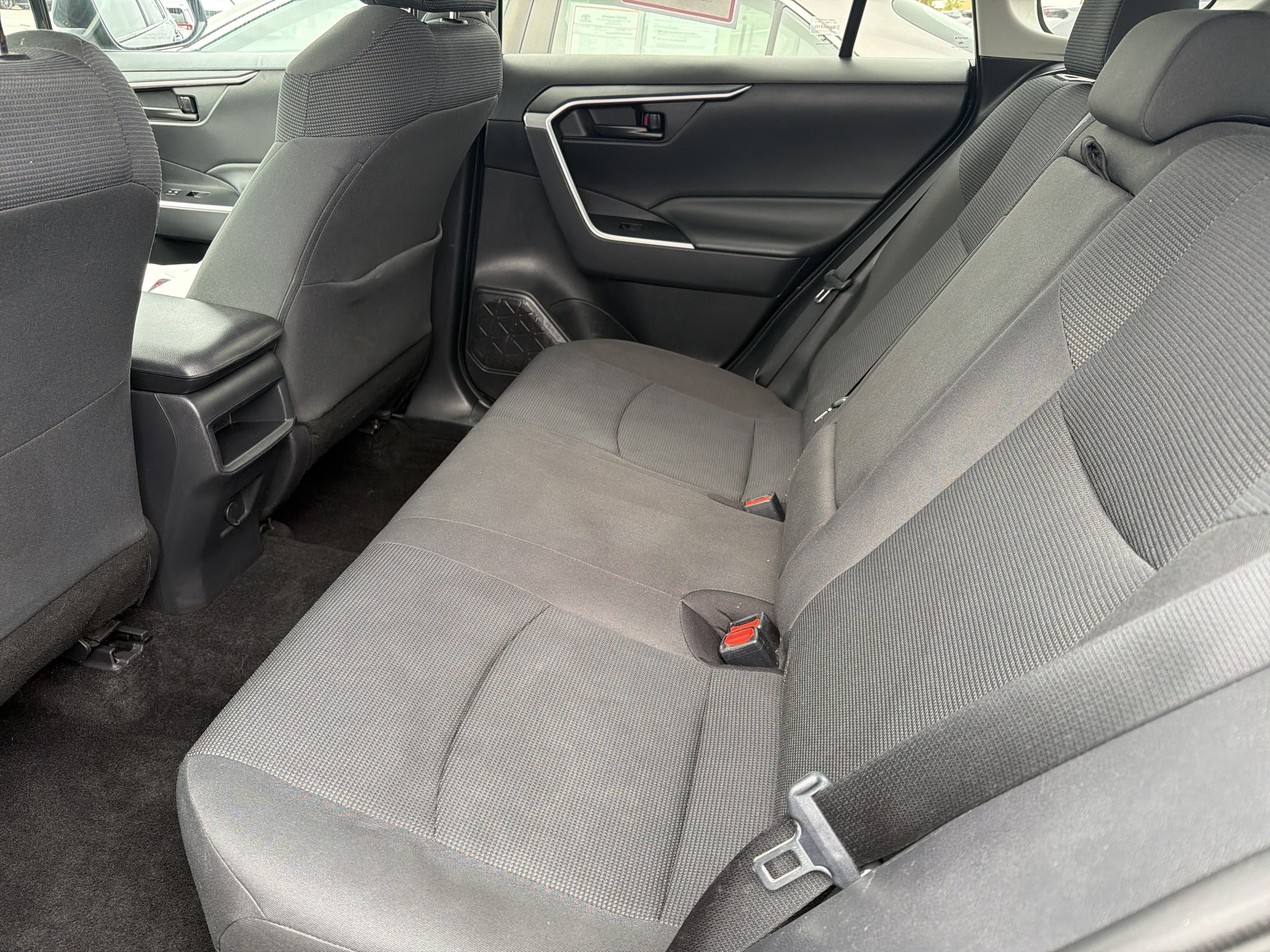 Certified 2021 Toyota RAV4 LE AWD/4WD image 21