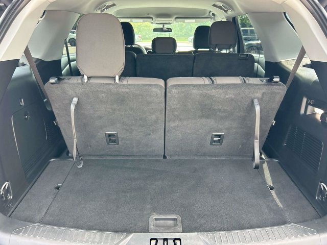 Certified 2023 Ford Explorer XLT RWD image 12