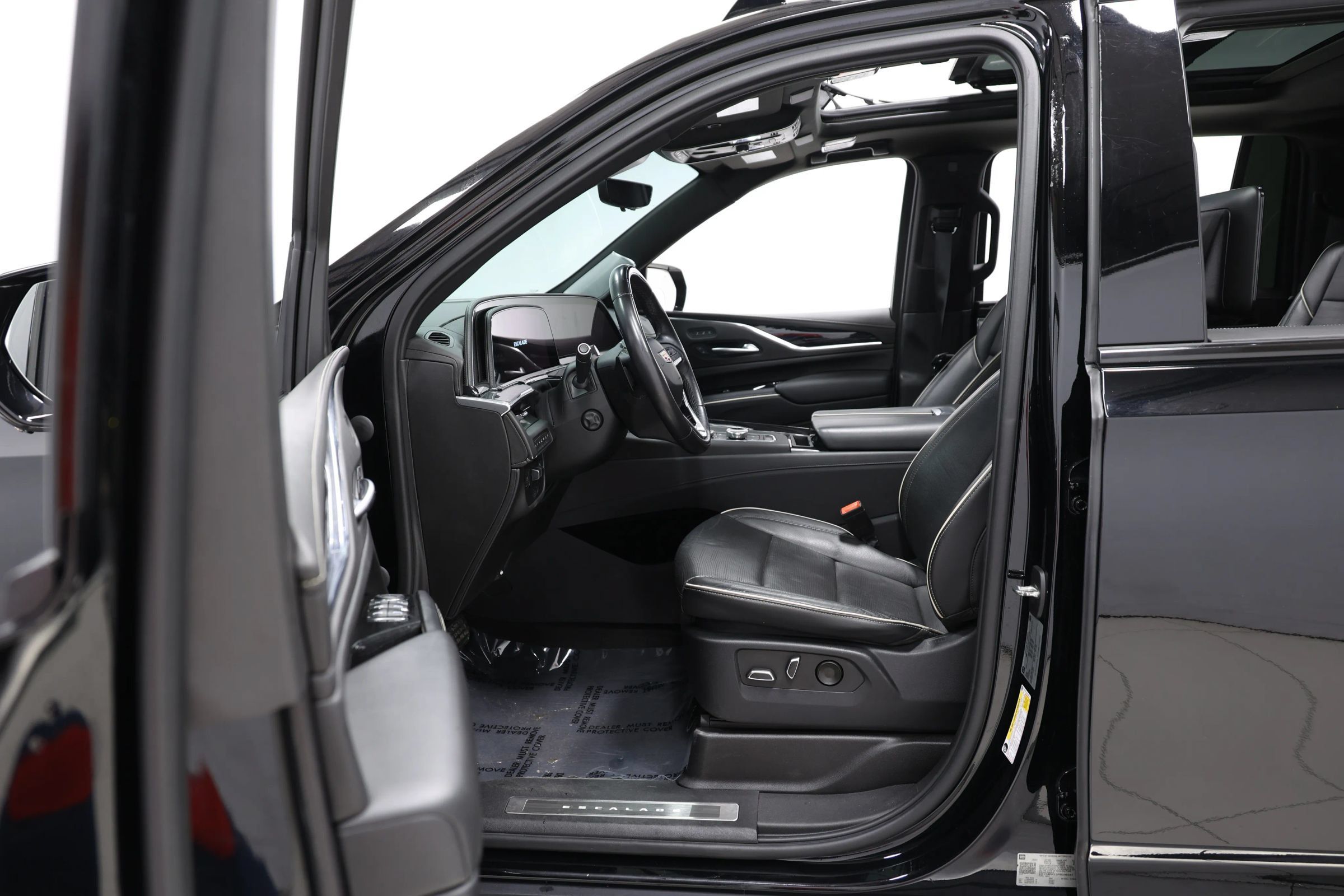 Used 2023 Cadillac Escalade ESV Sport w/ LPO, ONYX Package AWD/4WD image 15