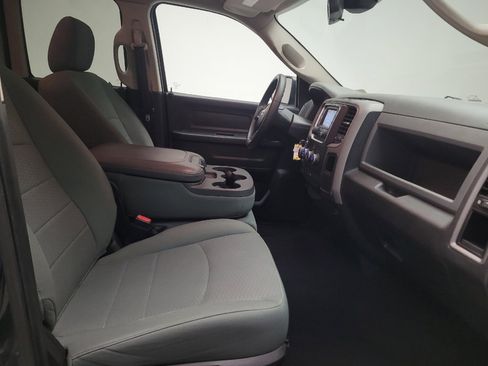 Used 2015 RAM 1500 Express RWD image 21