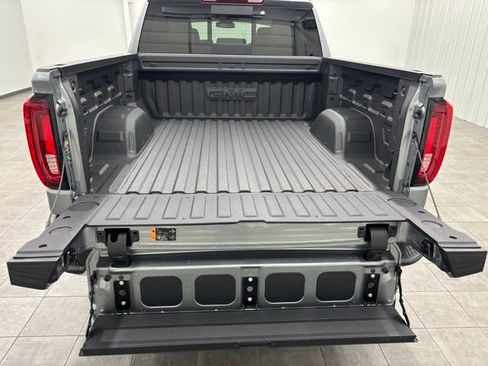 Used 2026 GMC Sierra 1500 SLT w/ SLT Premium Plus Package image 11
