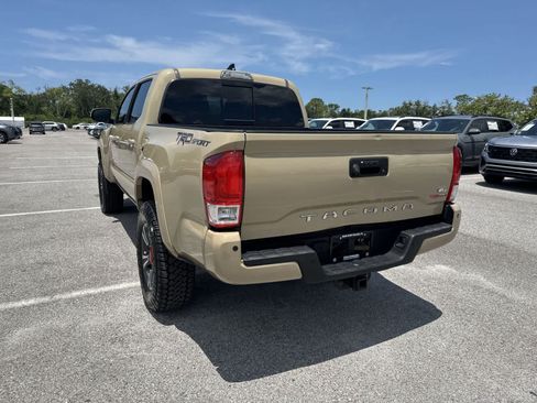 Used 2017 Toyota Tacoma TRD Sport w/ Premium & Technology Package RWD image 11