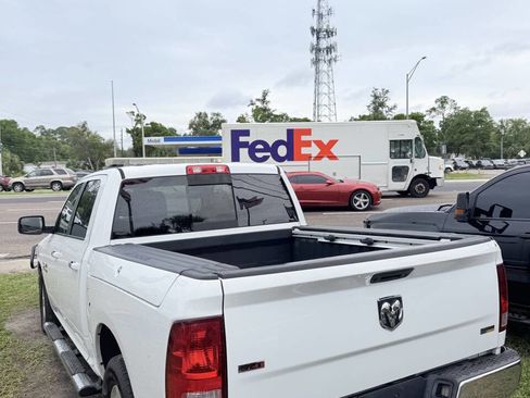 Used 2017 RAM 1500 Classic SLT RWD image 6