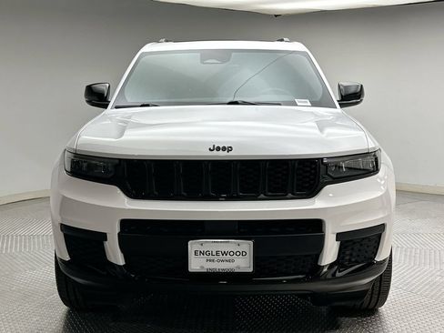 Used 2025 Jeep Grand Cherokee L Altitude AWD/4WD image 16