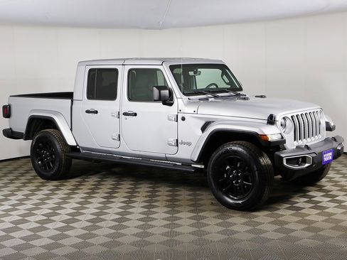 Used 2023 Jeep Gladiator Overland image 36