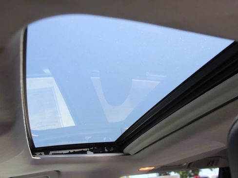 Used 2014 Toyota Highlander Limited FWD image 15
