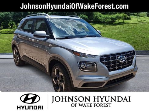 Used 2026 Hyundai Venue SEL FWD image 1