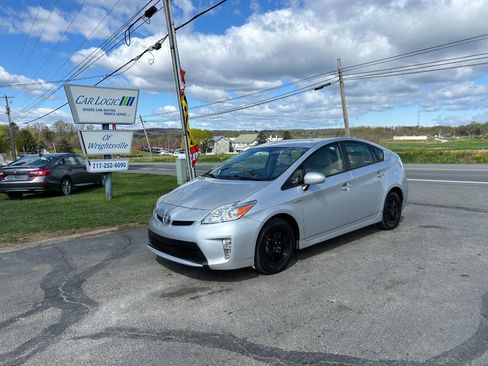Used 2015 Toyota Prius Three image 5