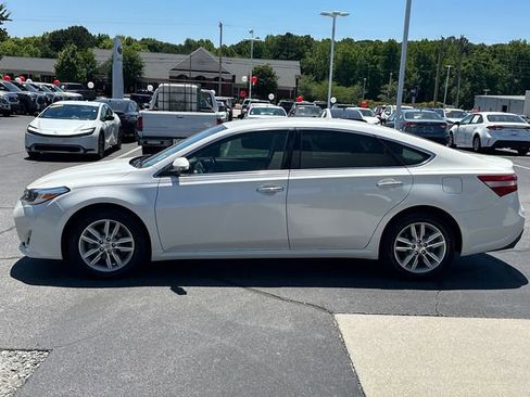 Used 2013 Toyota Avalon XLE FWD image 6