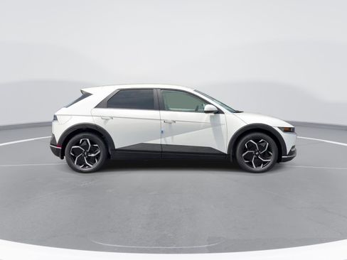 Used 2023 Hyundai Ioniq 5 SEL AWD/4WD image 3