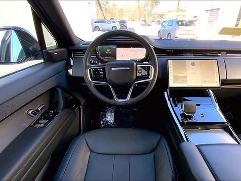 Used 2025 Land Rover Range Rover Sport SE image 6